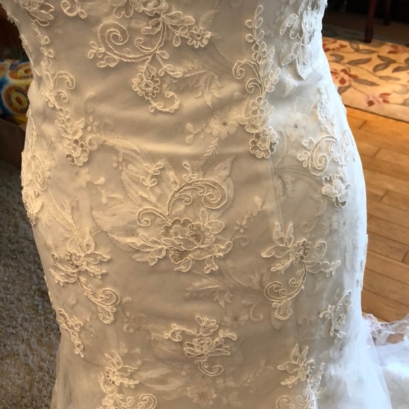 Brand new Justin Alexander wedding gown - Picture 4 of 4